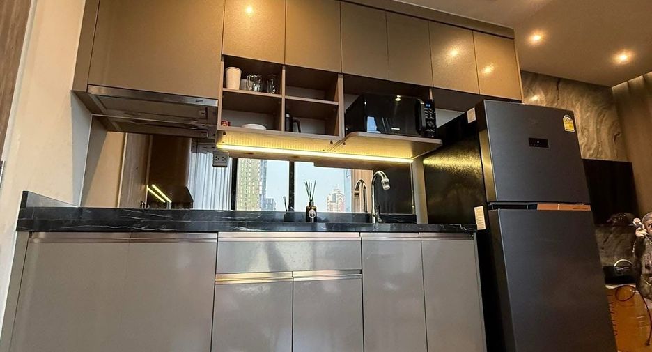 For sale 1 bed condo in Khlong Toei, Bangkok
