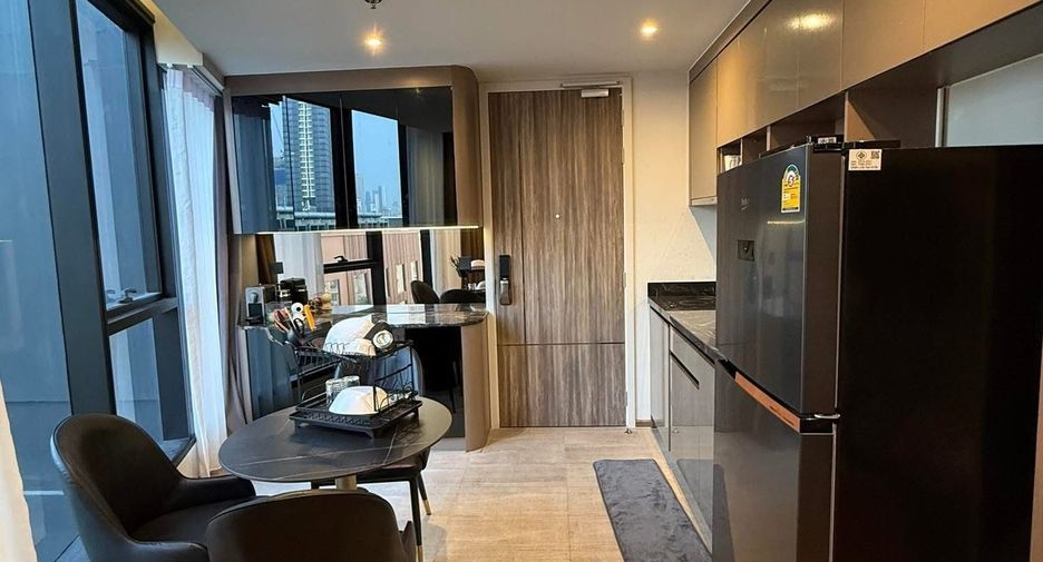 For sale 1 bed condo in Khlong Toei, Bangkok