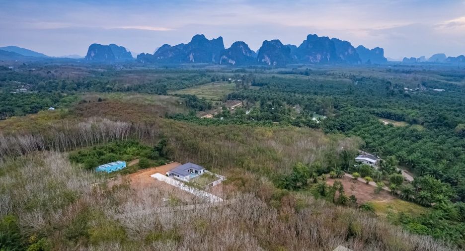 For sale 3 bedrooms villa in Mueang Krabi, Krabi
