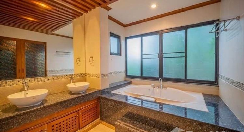 For rent 5 ベッドルーム house in Mueang Phuket, Phuket