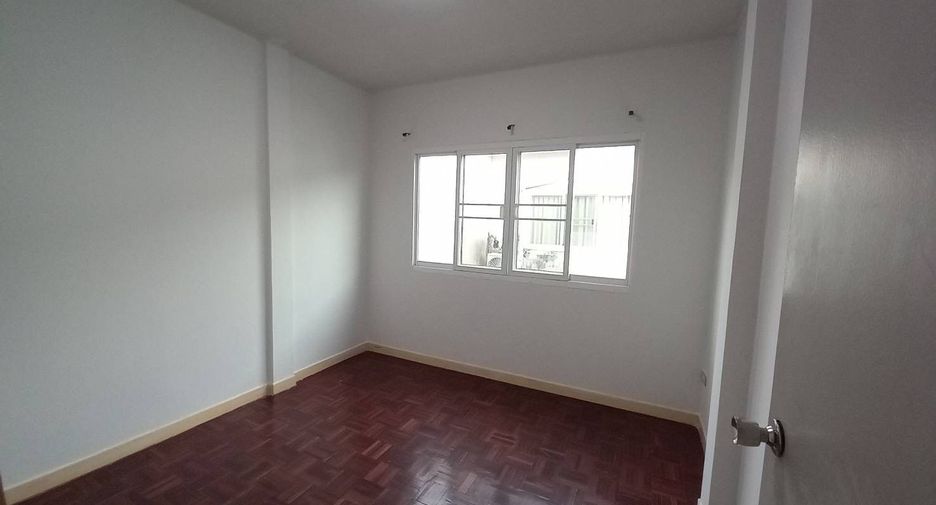 For sale and for rent 3 bedrooms townhouse in Bang Bua Thong, Nonthaburi