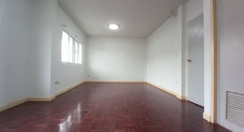 For sale and for rent 3 bedrooms townhouse in Bang Bua Thong, Nonthaburi