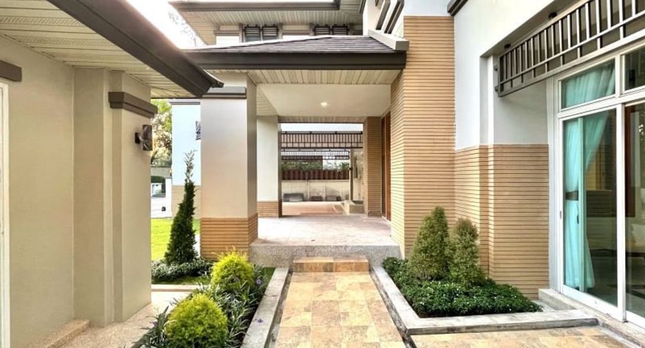 For sale and for rent 5 bedrooms house in Prawet, Bangkok