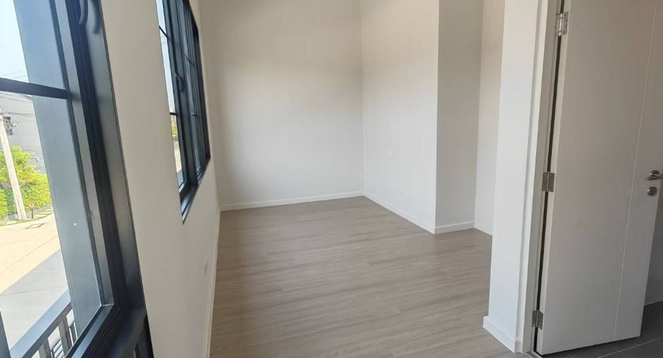 For sale 3 bedrooms townhouse in Bang Phli, Samut Prakan