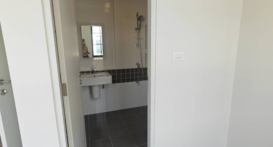 For sale 3 bedrooms townhouse in Bang Phli, Samut Prakan