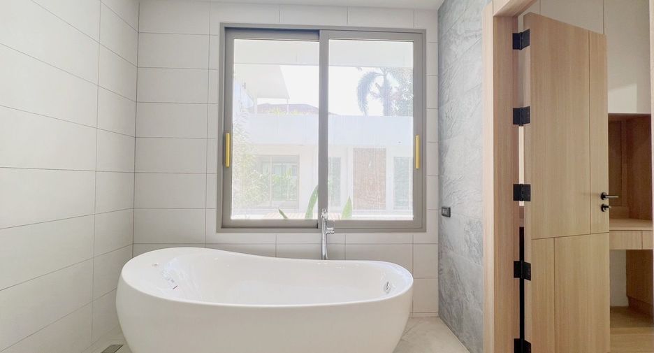 For sale 4 bedrooms villa in Kathu, Phuket