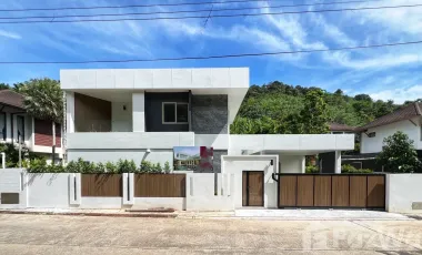 Villa zum Kauf mit 4 Zimmer in Kathu, Phuket