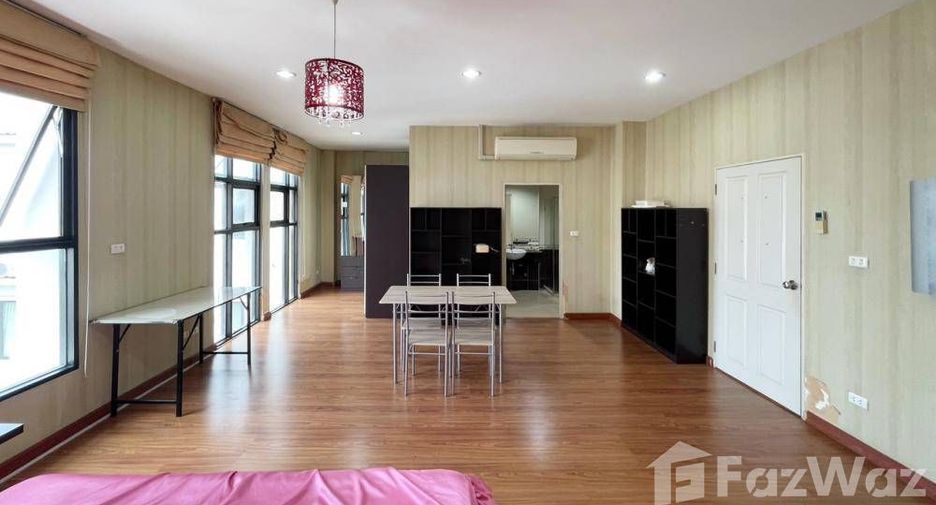 À vendre 3 chambres maison de ville à Bang Na, Bangkok