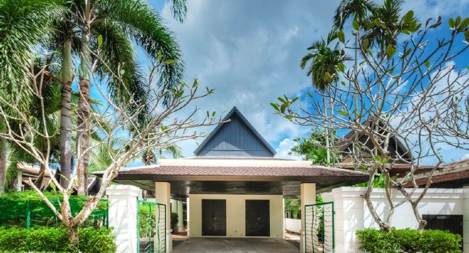 For rent 5 bedrooms villa in Thalang, Phuket