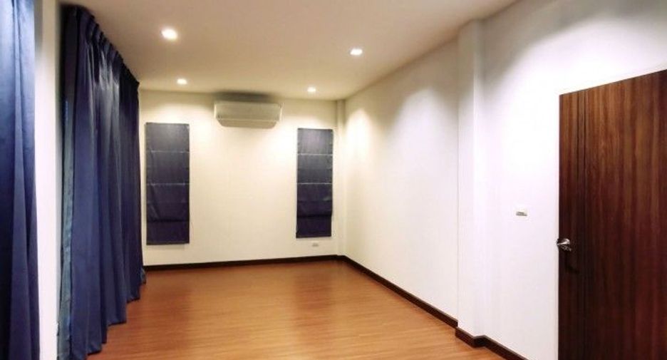À vendre 3 chambres maison à Bang Khen, Bangkok