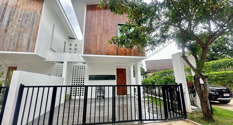 For rent 3 bedrooms villa in Mueang Phuket, Phuket