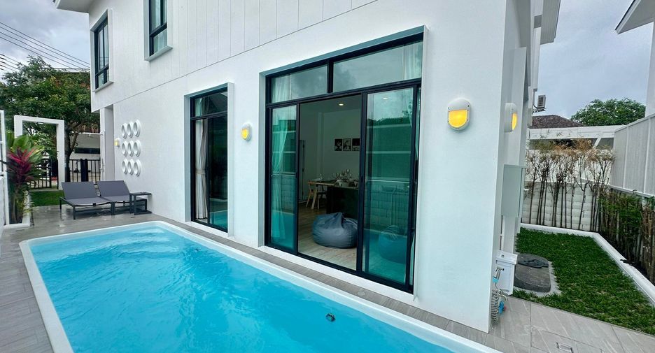For rent 3 bedrooms villa in Mueang Phuket, Phuket