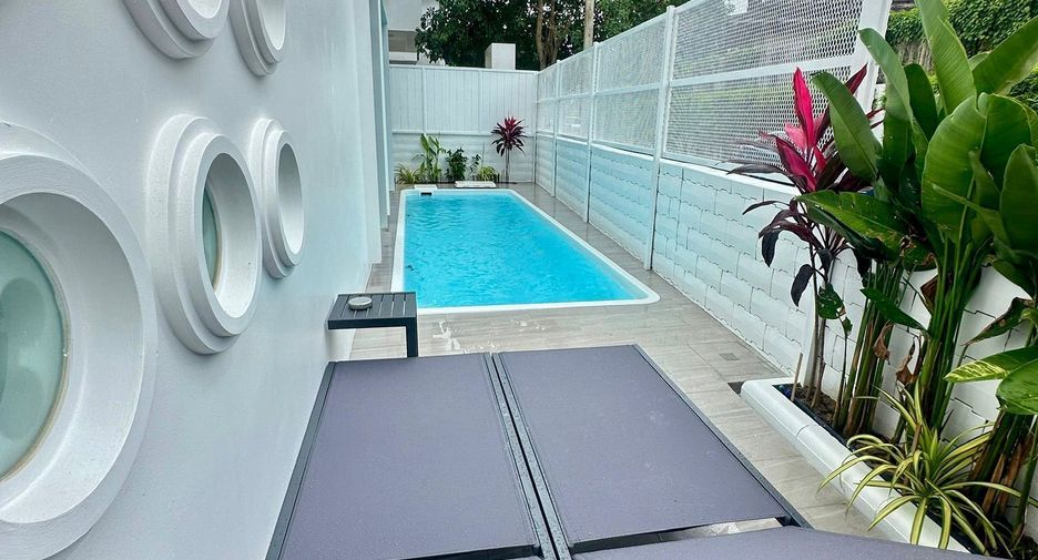 For rent 3 bedrooms villa in Mueang Phuket, Phuket