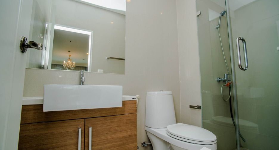 À vendre 2 chambres condo à Khlong Toei, Bangkok