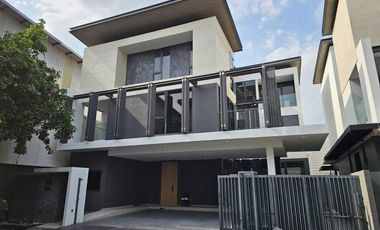 For sale and for rent 4 bedrooms house in Prawet, Bangkok