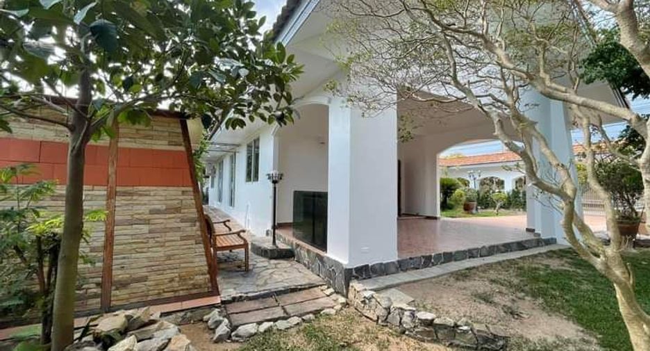 For rent 4 bedrooms house in Bang Lamung, Chonburi