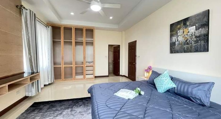 À louer 4 chambres maison à Bang Lamung, Chonburi