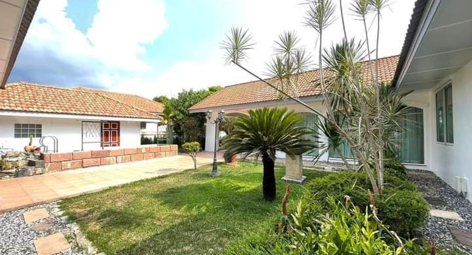 For rent 4 bedrooms house in Bang Lamung, Chonburi