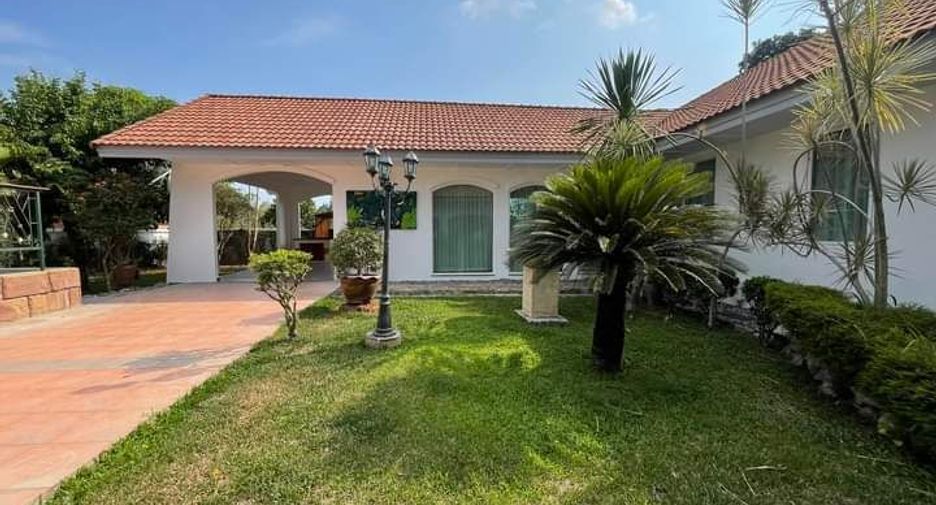 For rent 4 bedrooms house in Bang Lamung, Chonburi
