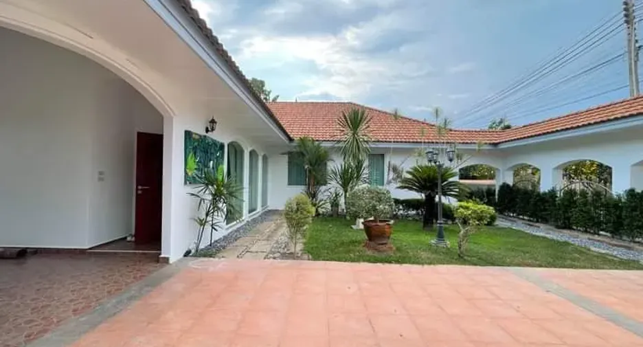 For rent 4 bedrooms house in Bang Lamung, Chonburi