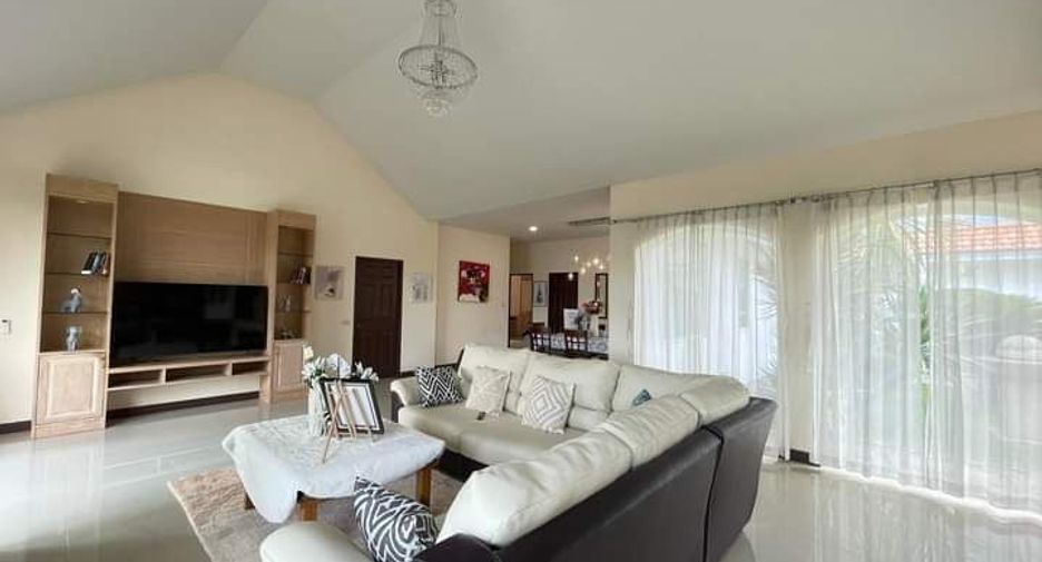 For rent 4 bedrooms house in Bang Lamung, Chonburi