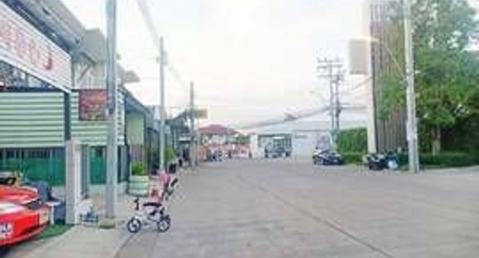 For sale 3 bedrooms townhouse in Bang Khun Thian, Bangkok