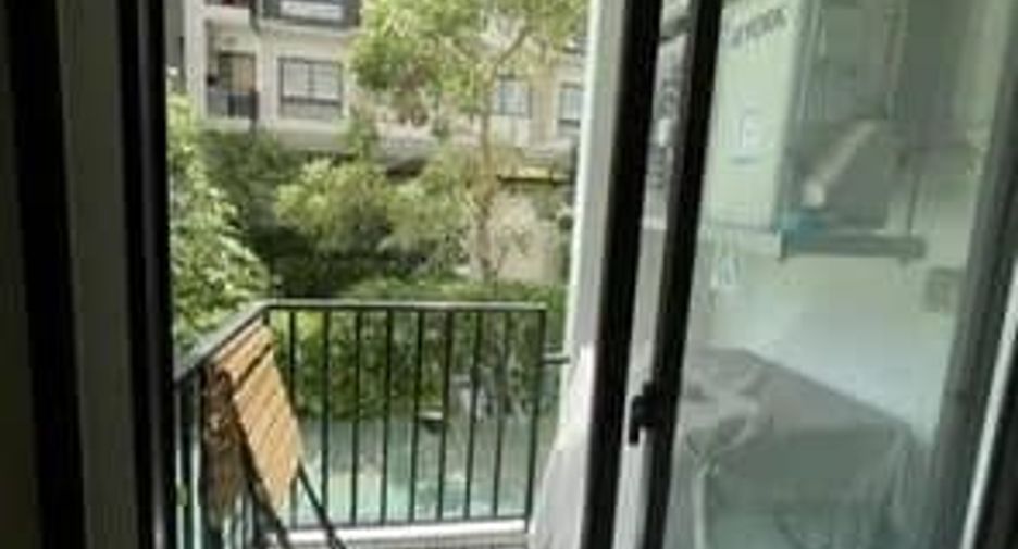 For sale 1 bed condo in Khlong Toei, Bangkok