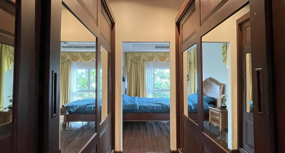 For sale 5 bedrooms villa in Kathu, Phuket