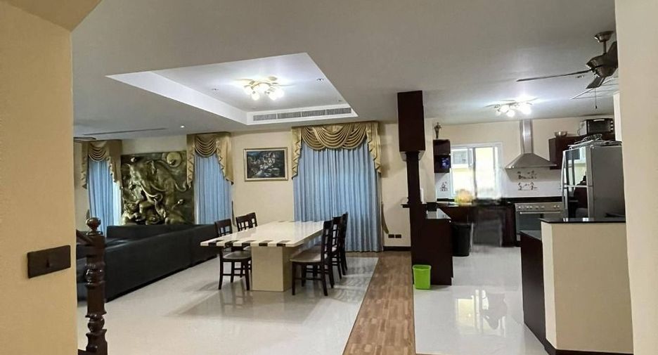 For sale 5 bedrooms villa in Kathu, Phuket