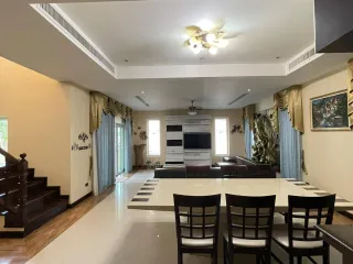 For sale 5 bedrooms villa in Kathu, Phuket