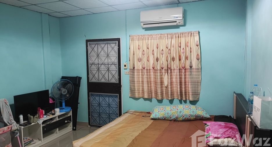 For sale 2 bedrooms townhouse in Mueang Pathum Thani, Pathum Thani