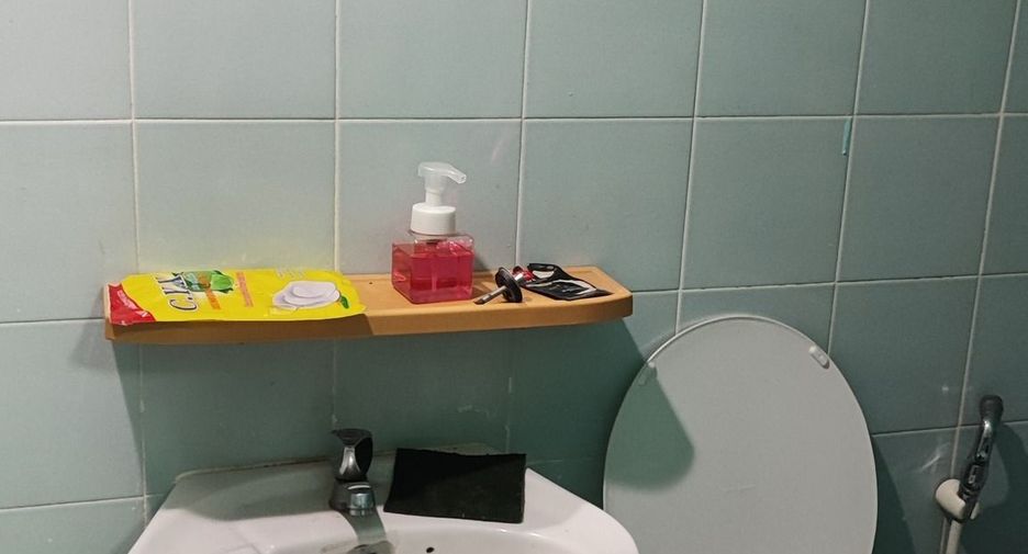 For sale 2 bedrooms townhouse in Mueang Pathum Thani, Pathum Thani