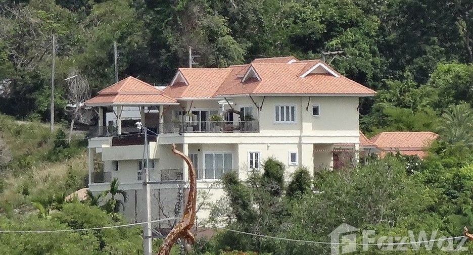 For rent 5 bedrooms villa in Mueang Phuket, Phuket