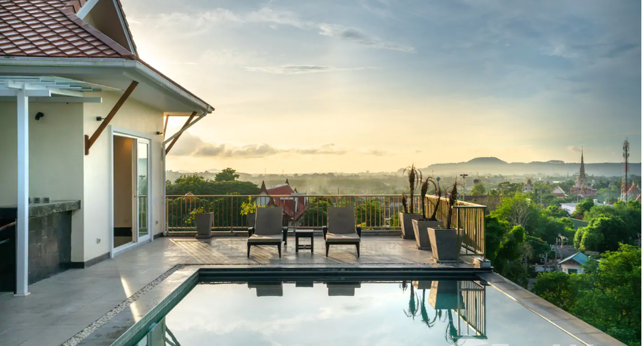 For rent 5 bedrooms villa in Mueang Phuket, Phuket