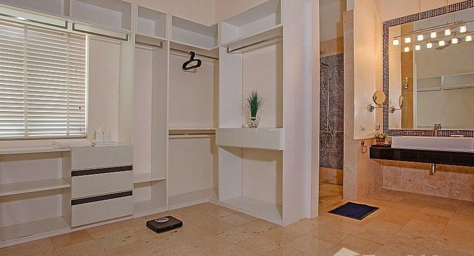 For rent 5 bedrooms villa in Mueang Phuket, Phuket