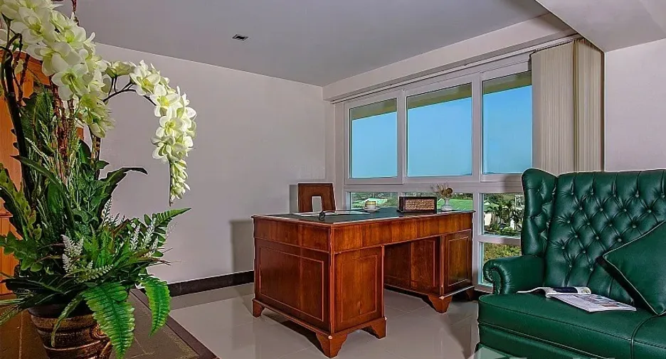 For rent 5 bedrooms villa in Mueang Phuket, Phuket