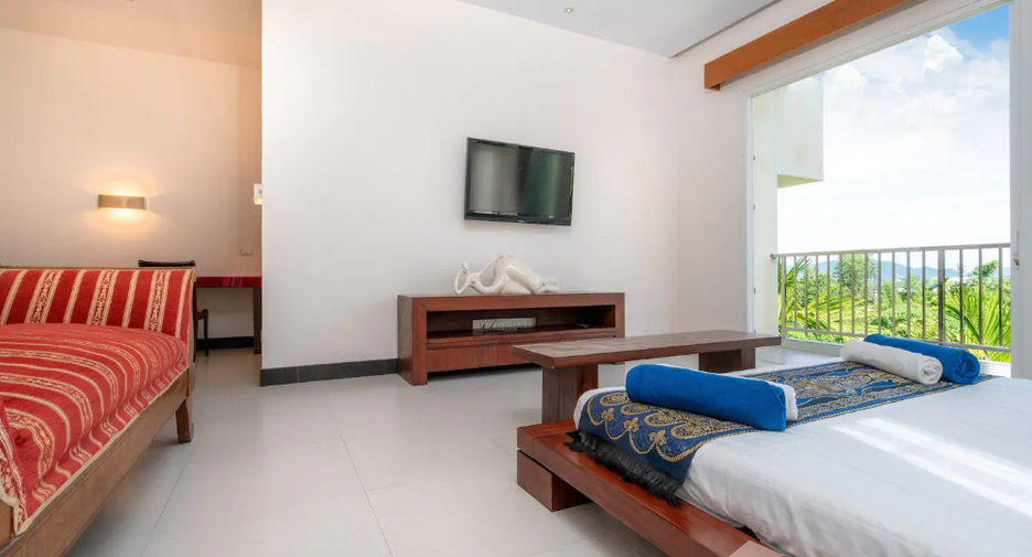 For rent 5 bedrooms villa in Mueang Phuket, Phuket