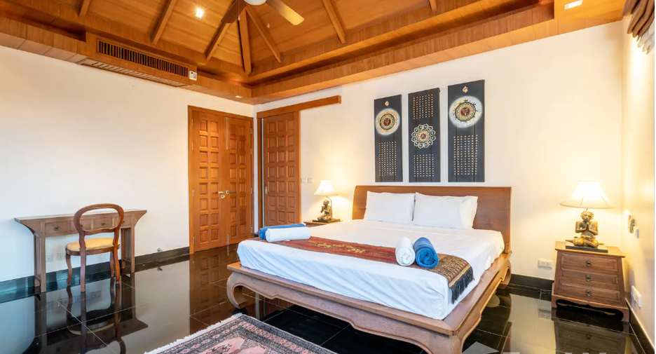 For rent 5 bedrooms villa in Mueang Phuket, Phuket