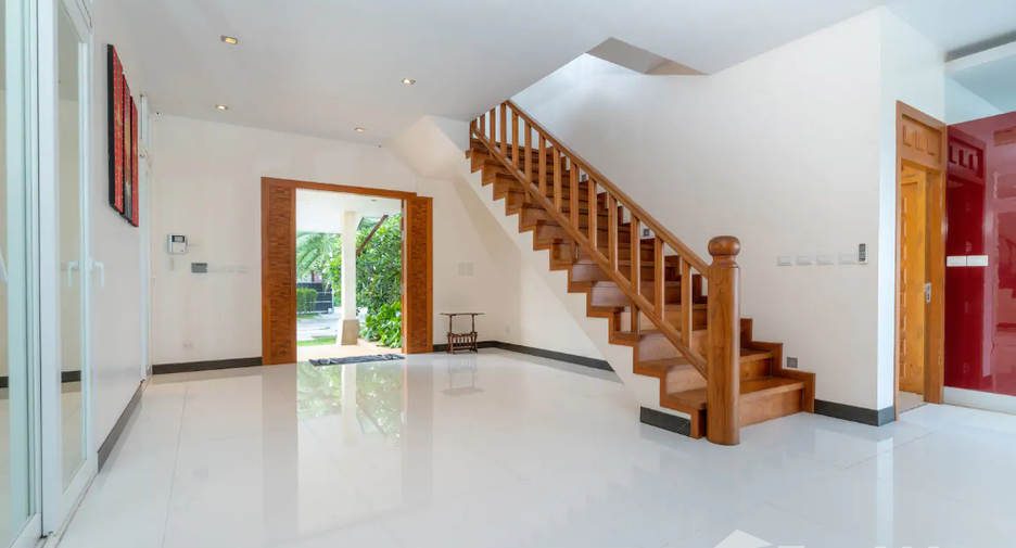 For rent 5 bedrooms villa in Mueang Phuket, Phuket