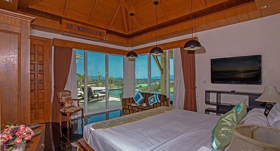For rent 5 bedrooms villa in Mueang Phuket, Phuket