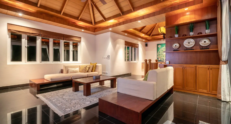 For rent 5 bedrooms villa in Mueang Phuket, Phuket
