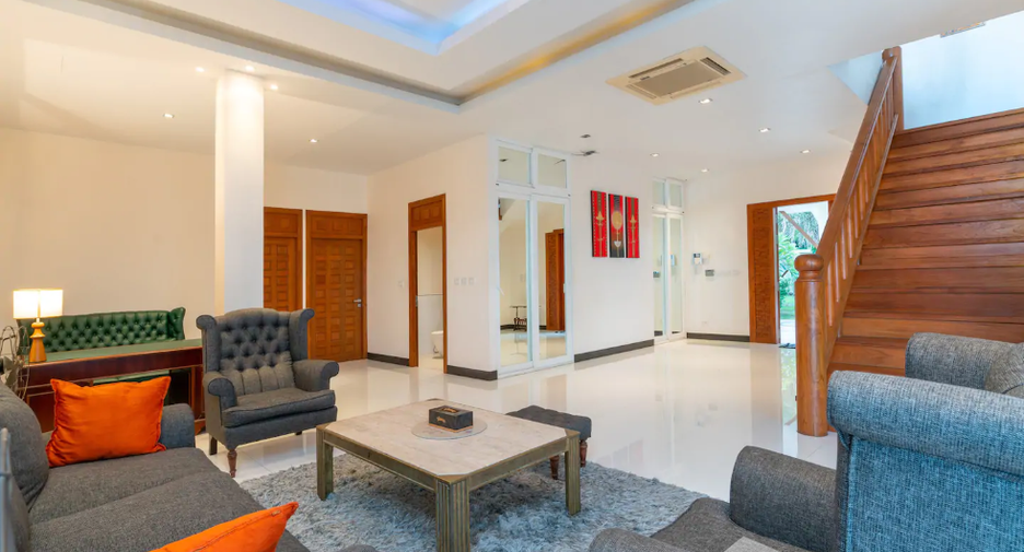For rent 5 bedrooms villa in Mueang Phuket, Phuket