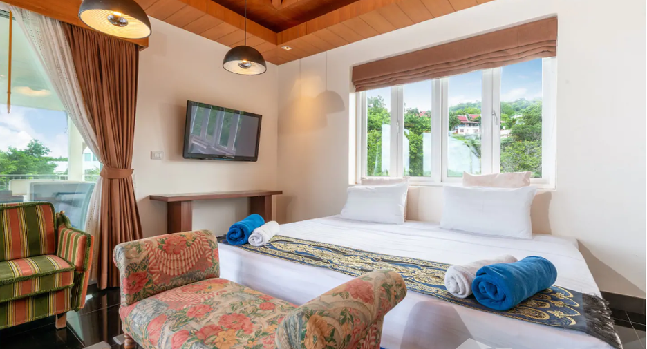 For rent 5 bedrooms villa in Mueang Phuket, Phuket