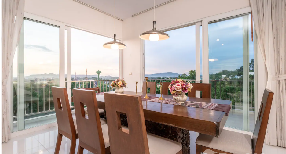 For rent 5 bedrooms villa in Mueang Phuket, Phuket