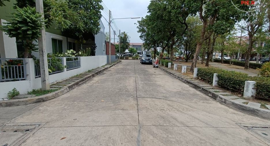 Reihenhaus zum Kauf mit 3 Zimmer in Lam Luk Ka, Pathum Thani