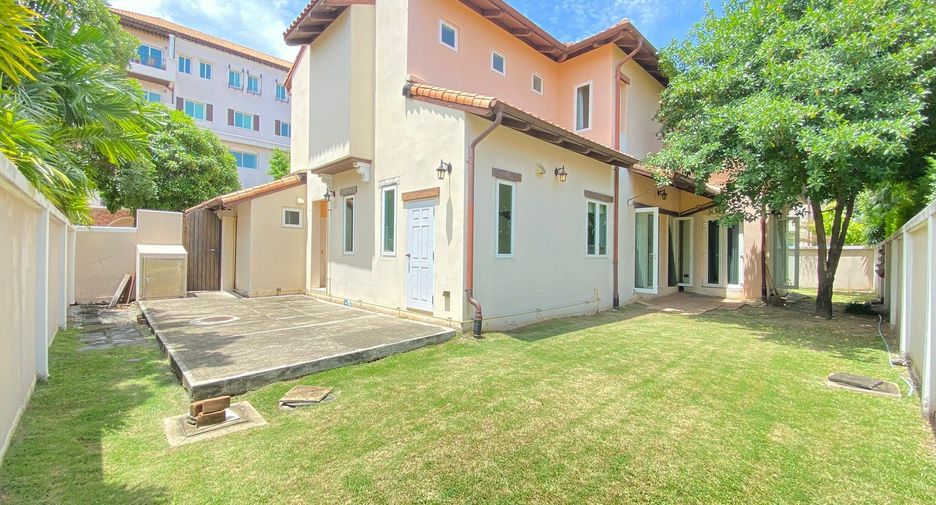 Casa en venta y en alquiler de 3 habitaciones en Bang Phli, Samut Prakan