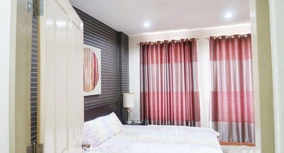 For sale 3 bedrooms townhouse in Mueang Samut Prakan, Samut Prakan