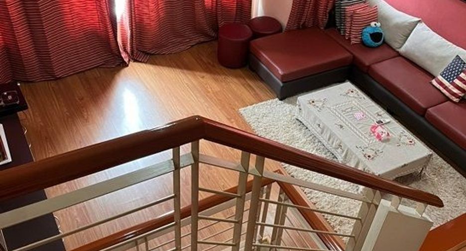 For sale 3 bedrooms townhouse in Mueang Samut Prakan, Samut Prakan