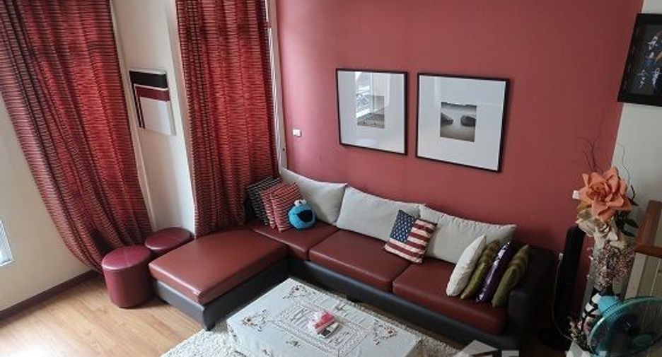 For sale 3 bedrooms townhouse in Mueang Samut Prakan, Samut Prakan