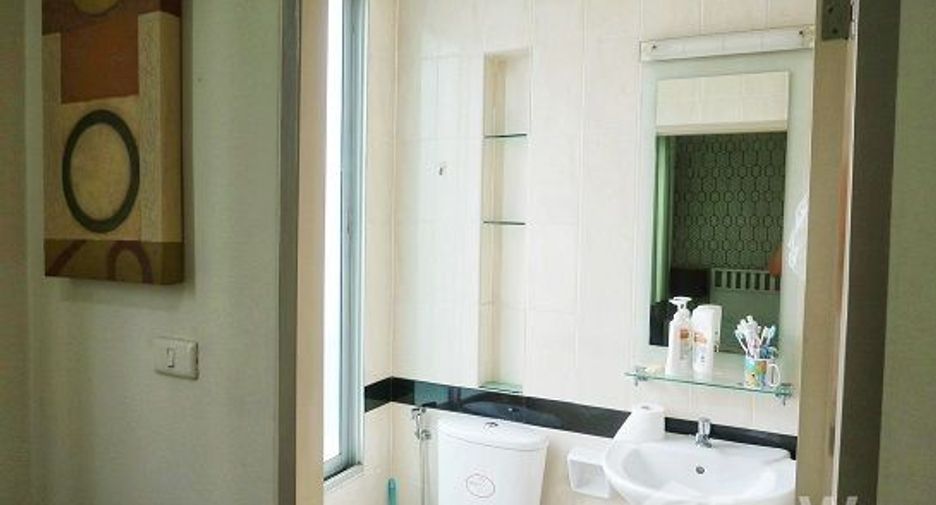 For sale 3 bedrooms townhouse in Mueang Samut Prakan, Samut Prakan
